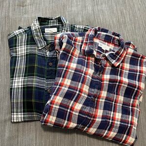 Men’s 2 GAP Standard Fit Plaid Flannel Shirts. Excellent condition, smoke free.